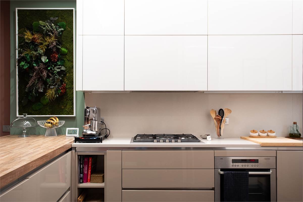 COMO BELLISSIMO TRILOCALE ARREDATO CON GIARDINO E PORTICO