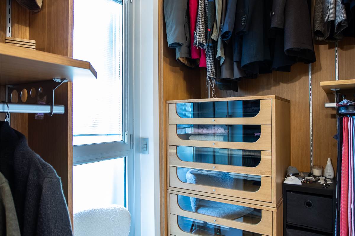 COMO BELLISSIMO TRILOCALE ARREDATO CON GIARDINO E PORTICO