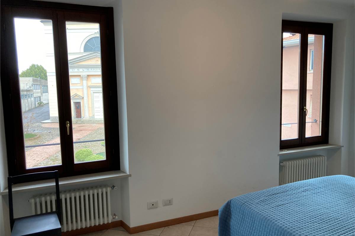 GUANZATE AMPIO BILOCALE ARREDATO A NUOVO A REDDITO 