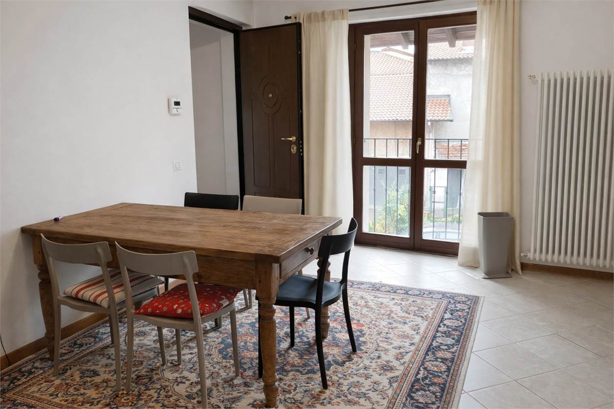 GUANZATE AMPIO BILOCALE ARREDATO A NUOVO A REDDITO 