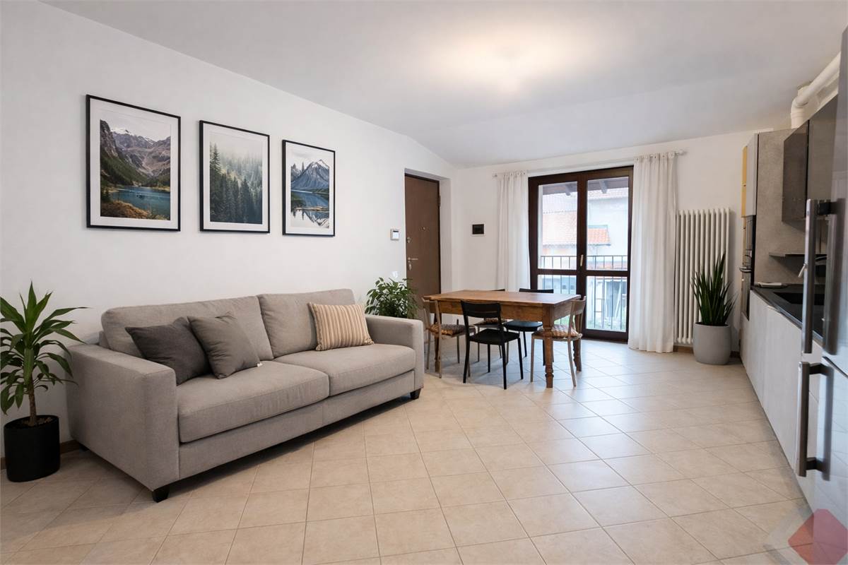 GUANZATE AMPIO BILOCALE ARREDATO A NUOVO A REDDITO 