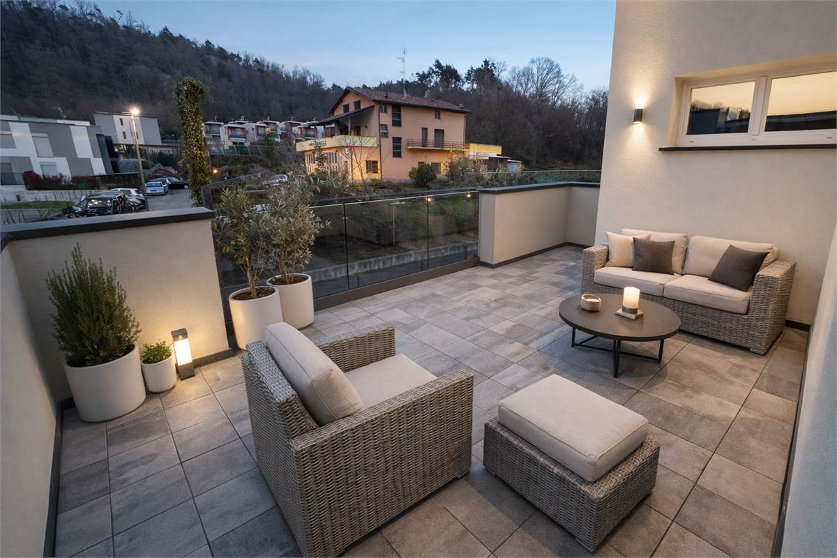 BIZZARONE NUOVA  VILLETTA BIFAMILIARE