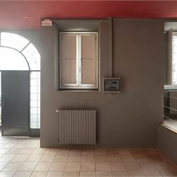 CANTU' SPAZIO COMMERCIALE OPEN SPACE IN ZONA CENTRALE