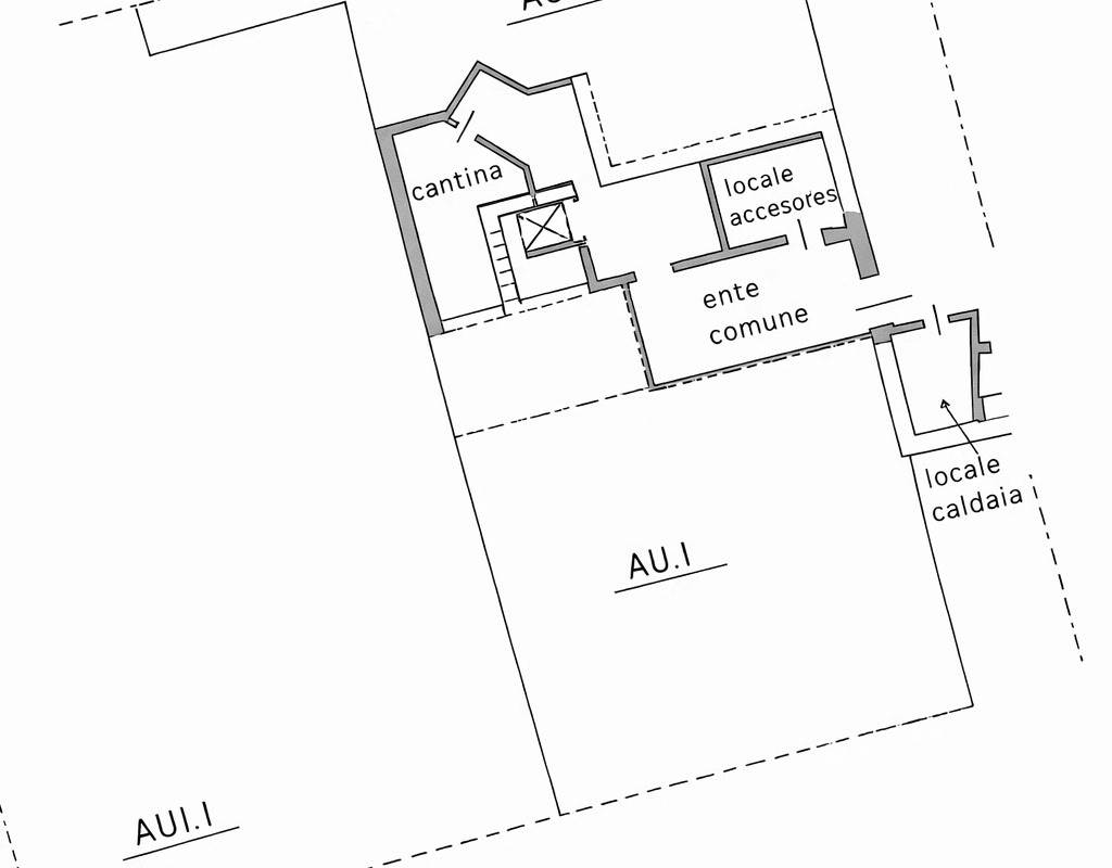 CANTU' SPAZIO COMMERCIALE OPEN SPACE IN ZONA CENTRALE
