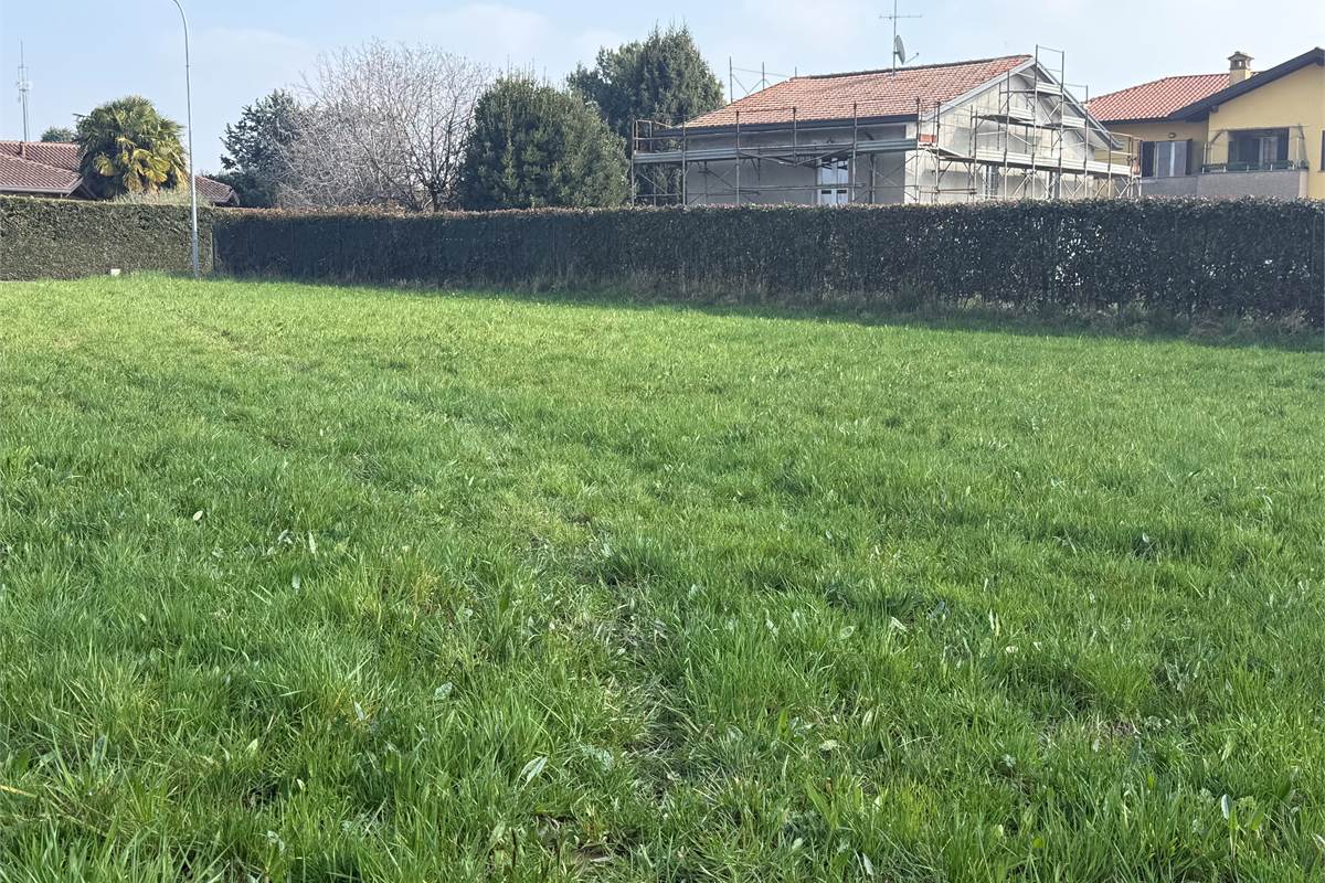 FIGINO SERENZA: ESCLUSIVO TERRENO EDIFICABILE CON VISTA PANORAMICA 