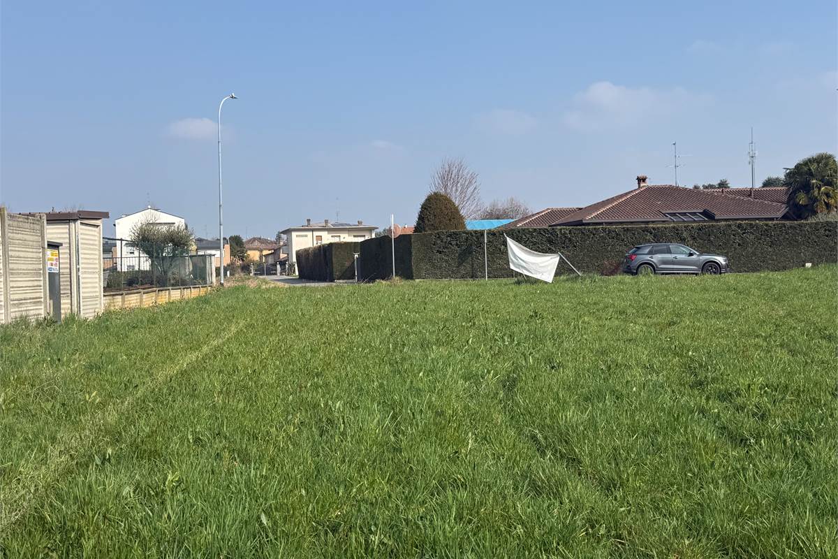 FIGINO SERENZA: ESCLUSIVO TERRENO EDIFICABILE CON VISTA PANORAMICA 