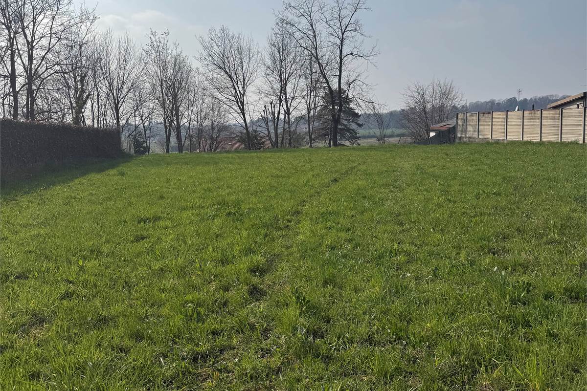 FIGINO SERENZA: ESCLUSIVO TERRENO EDIFICABILE CON VISTA PANORAMICA 