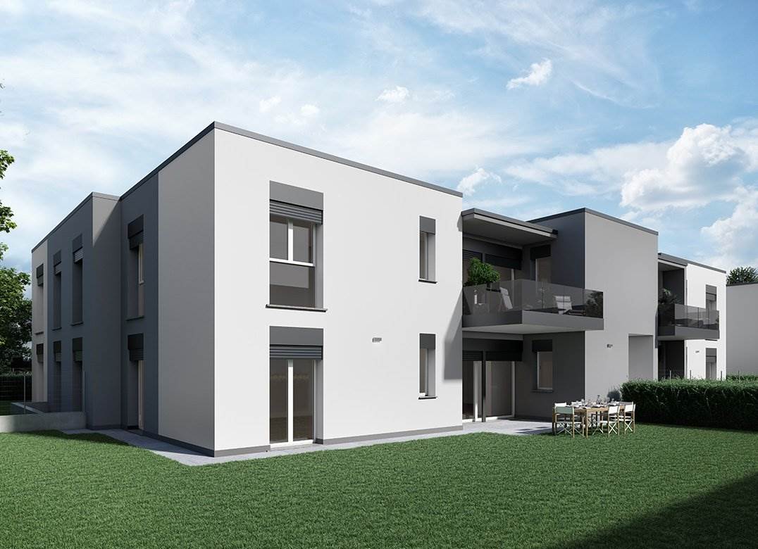 CADORAGO ELEGANTE QUADRILOCALE CON AMPIO GIARDINO