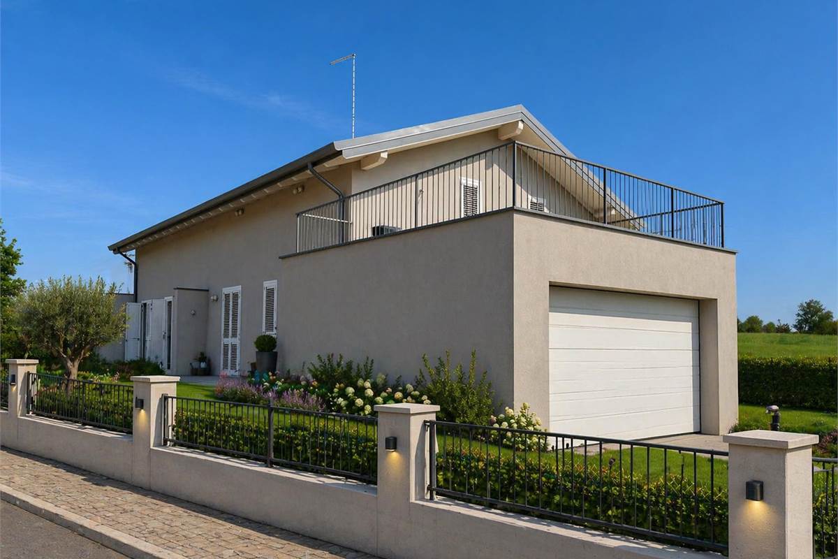 BREGNANO Nuova Villa Bifamiliare in Contesto Verde e Residenziale