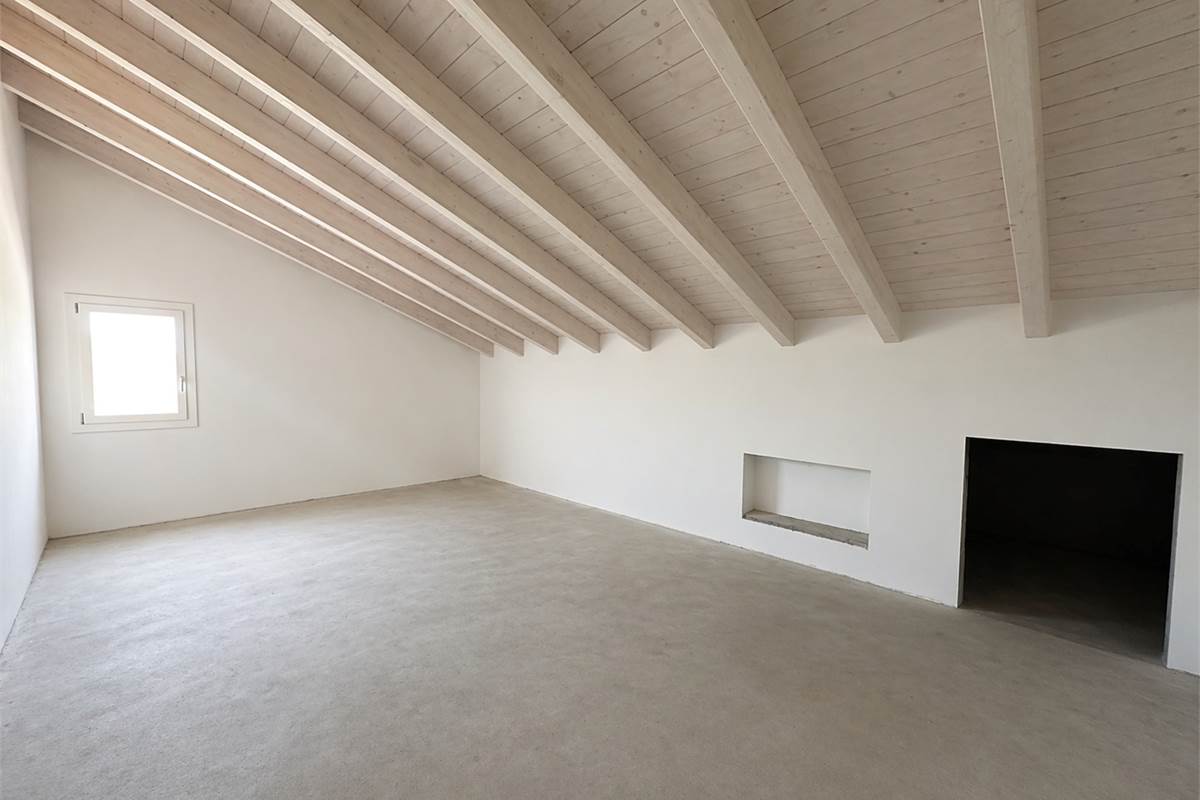 BREGNANO Nuova Villa Bifamiliare in Contesto Verde e Residenziale