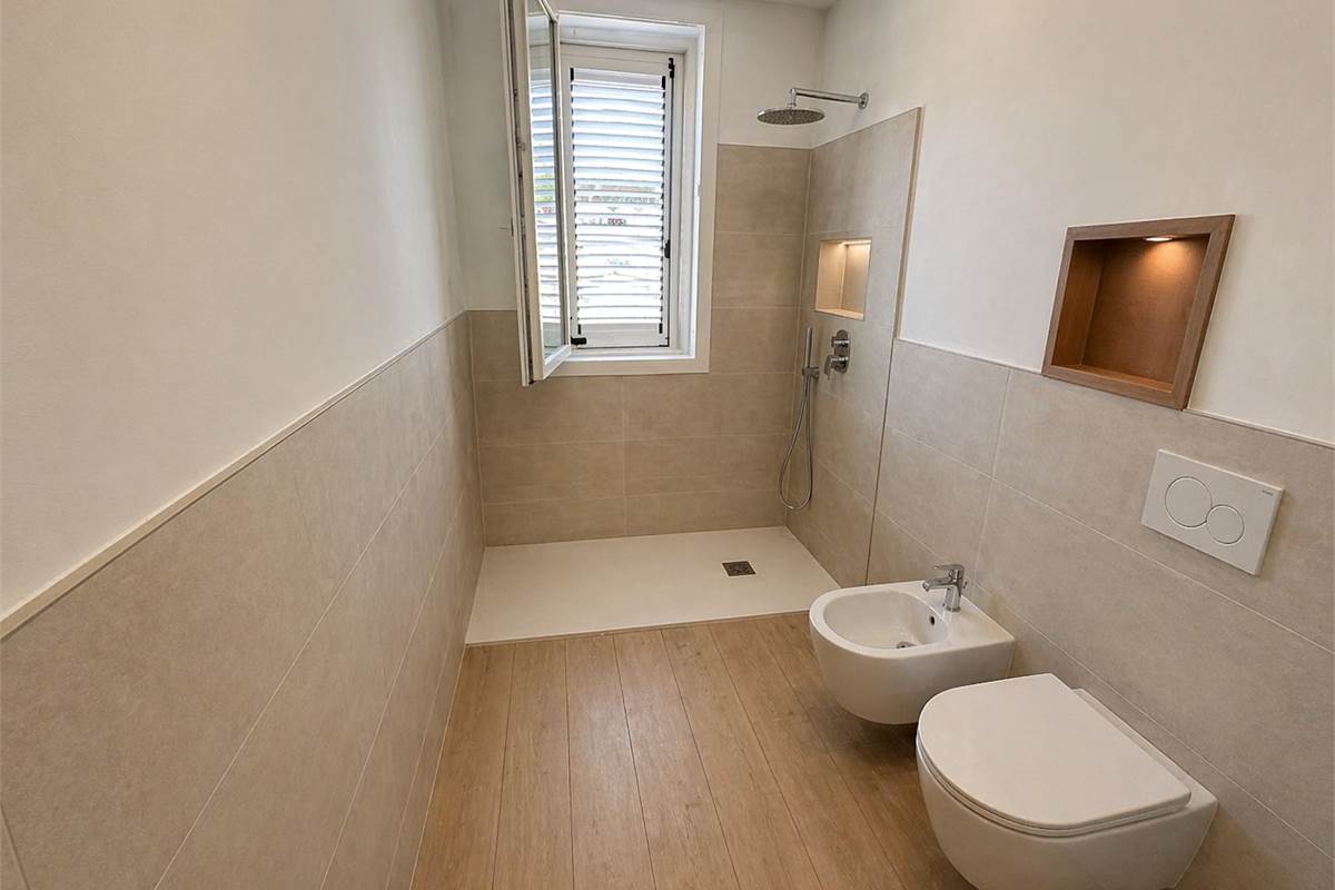 BREGNANO Nuova Villa Bifamiliare in Contesto Verde e Residenziale