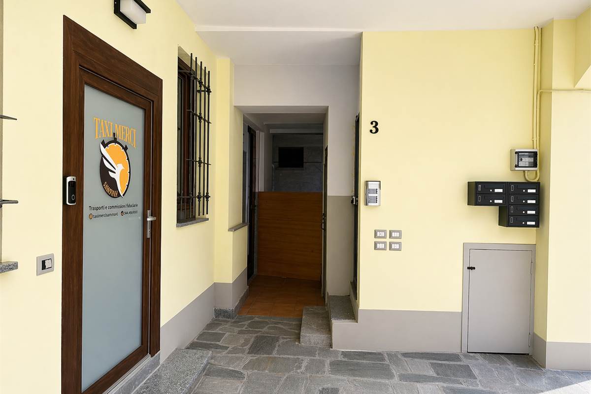 LOMAZZO MANERA NUOVO BILOCALE  IN CORTE CON POSTO AUTO