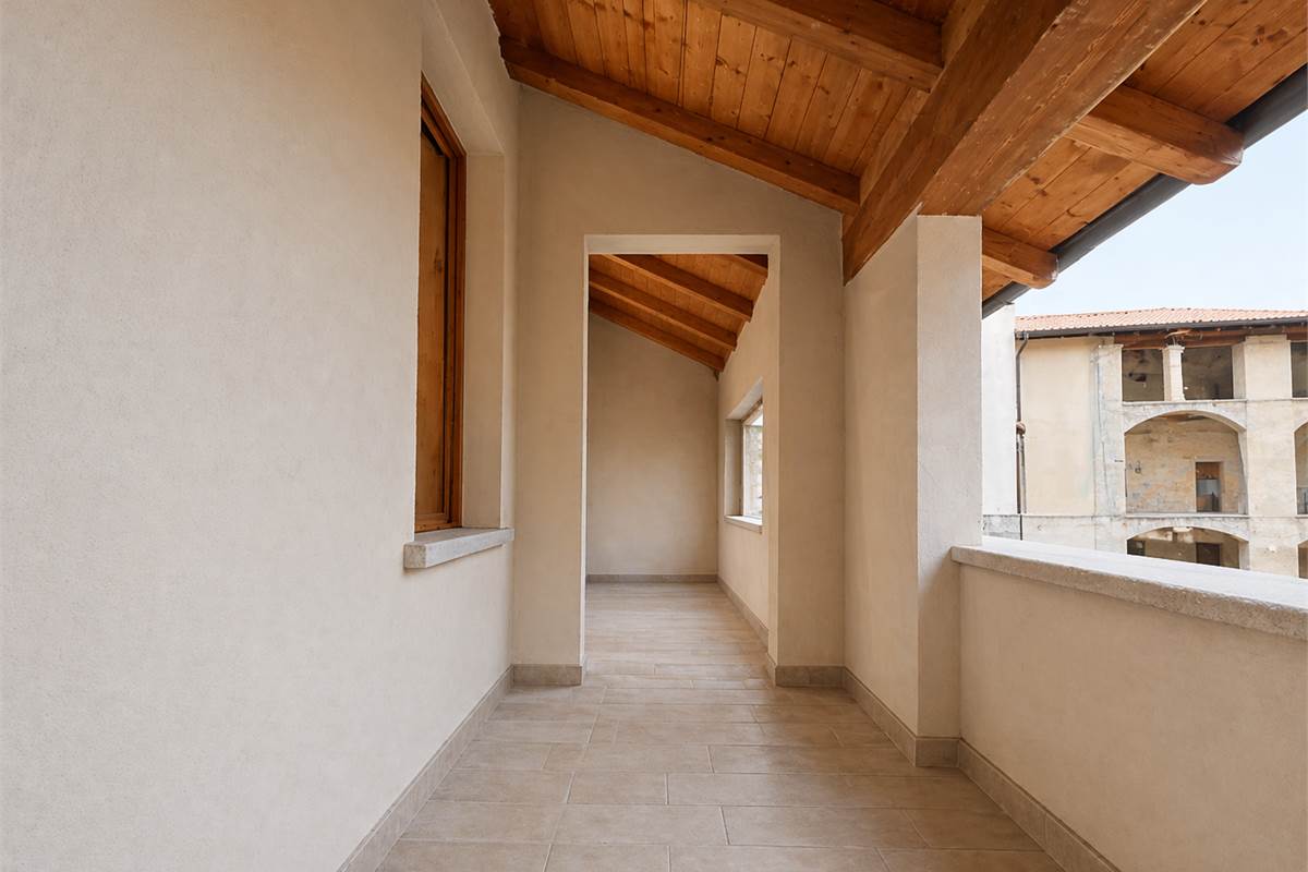 LOMAZZO MANERA NUOVO TRILOCALE PIANO PRIMO CON BOX