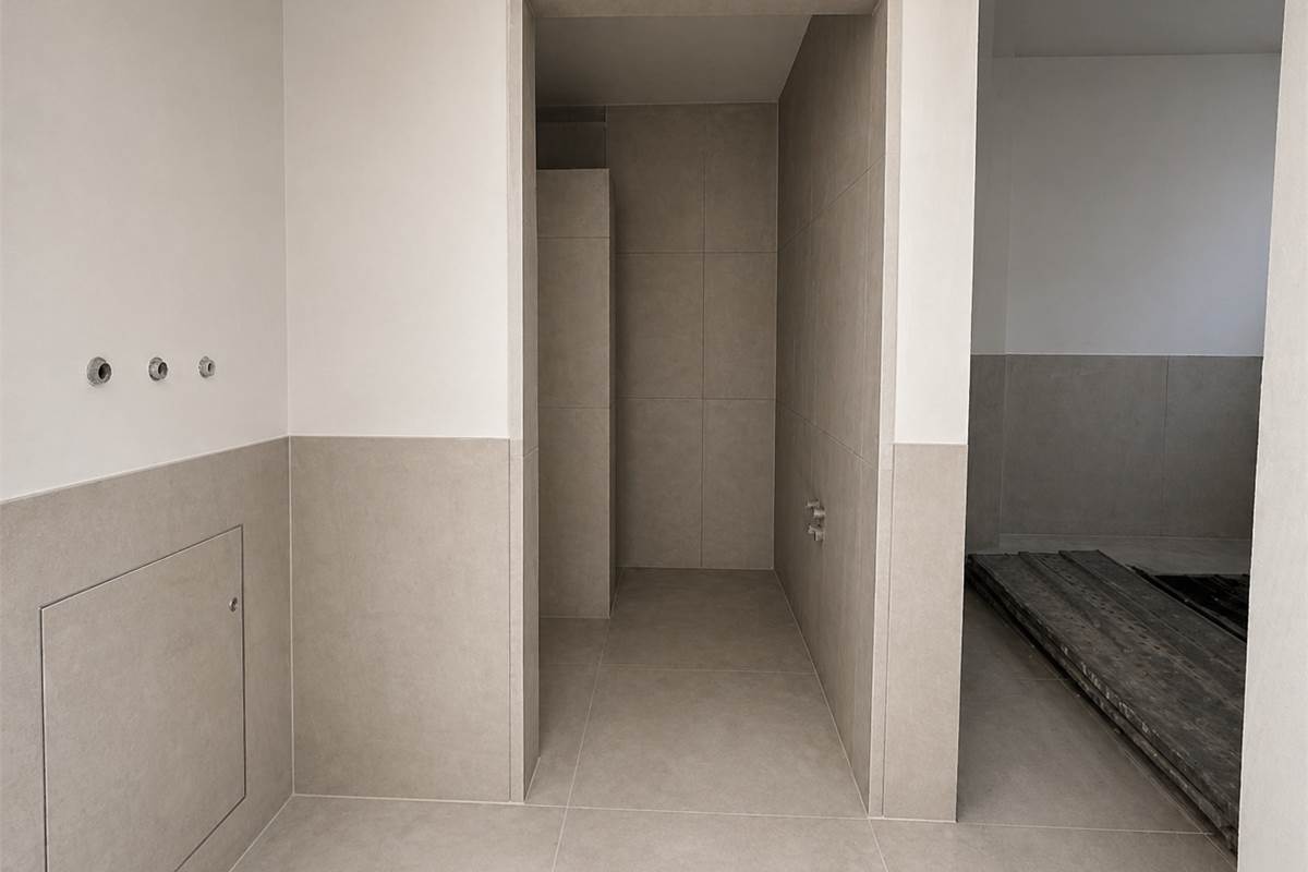 LOMAZZO MANERA NUOVO BILOCALE  IN CORTE CON POSTO AUTO