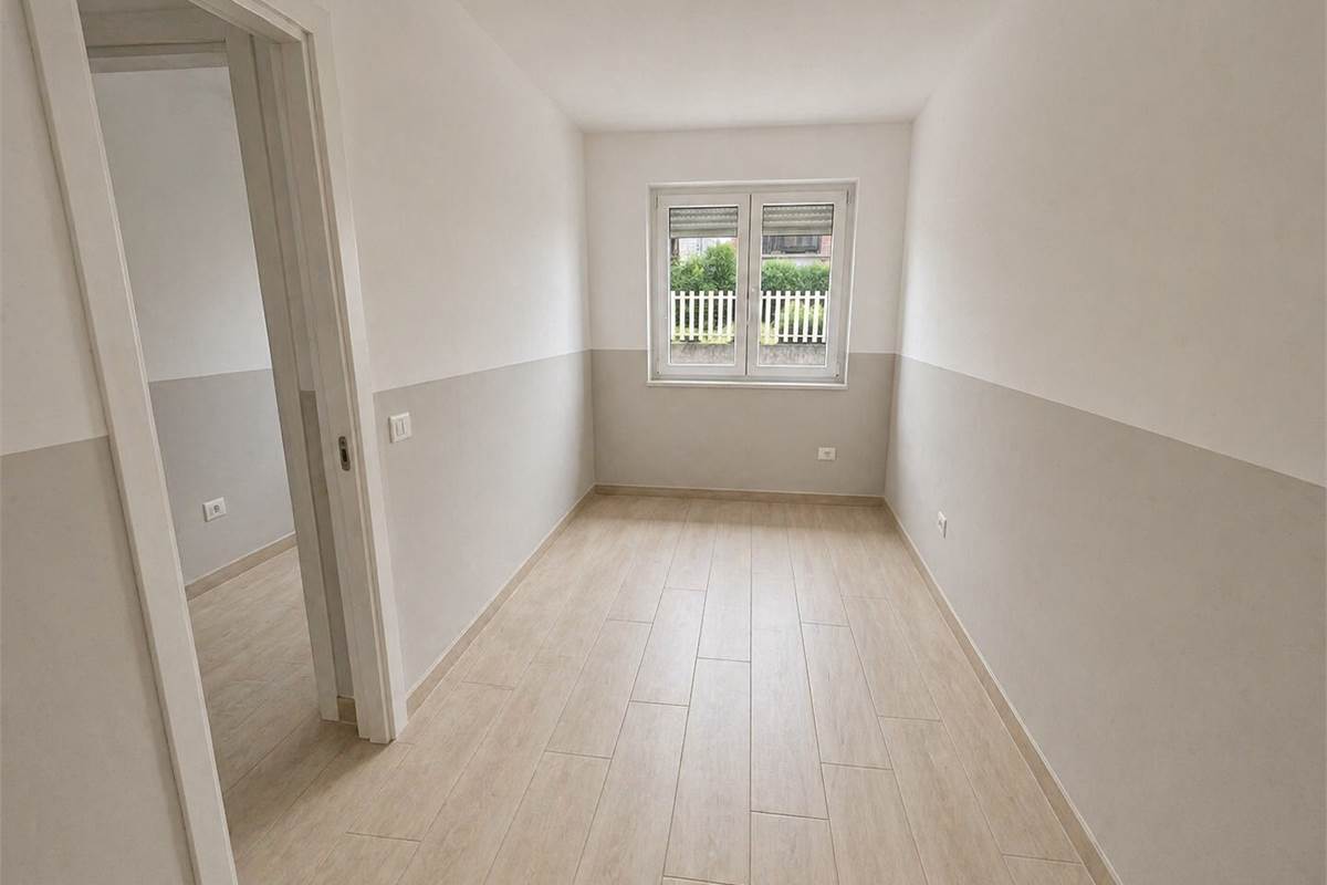 LOMAZZO MANERA NUOVO BILOCALE  IN CORTE CON POSTO AUTO