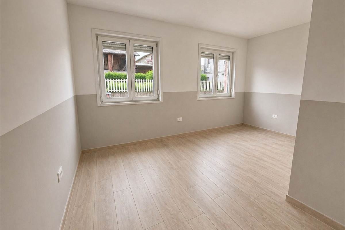 LOMAZZO MANERA NUOVO BILOCALE  IN CORTE CON POSTO AUTO