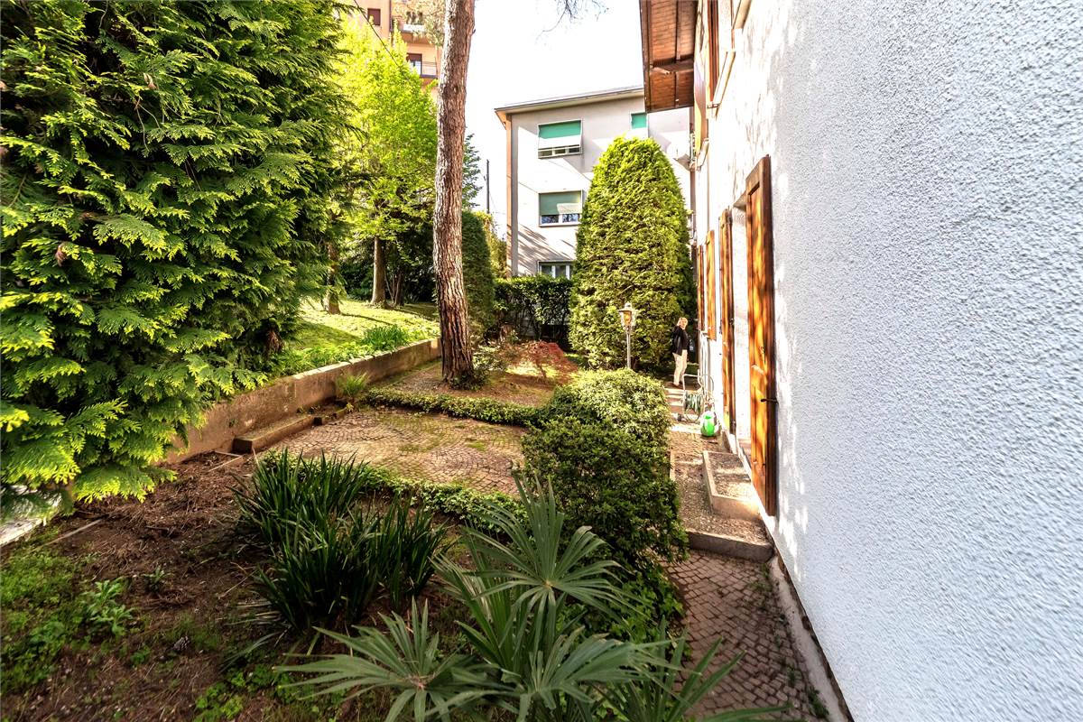 Cantù grande Villa in zona collinare panoramica