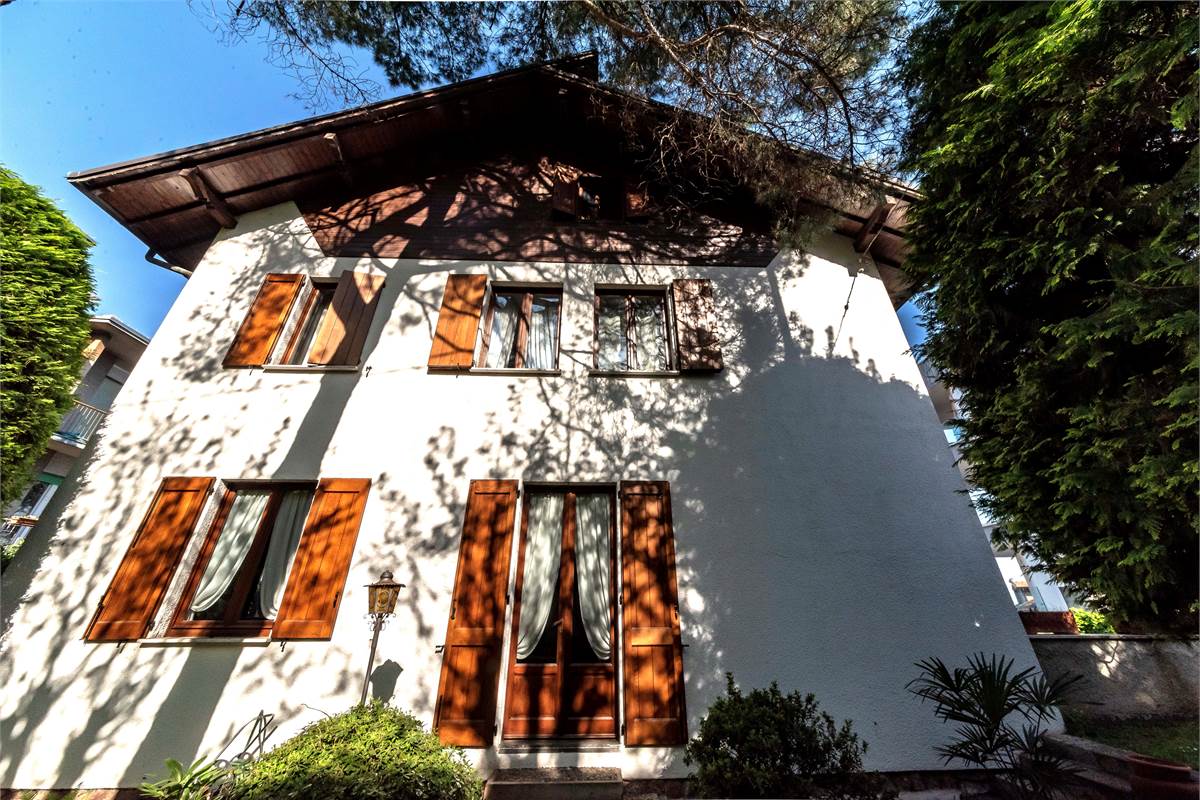 Cantù grande Villa in zona collinare panoramica