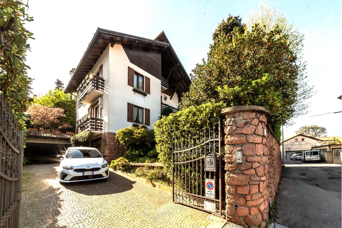 Cantù grande Villa in zona collinare panoramica