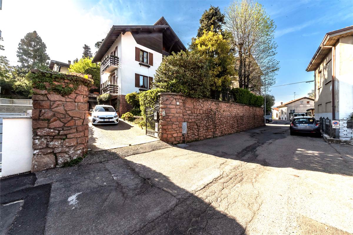 Cantù grande Villa in zona collinare panoramica