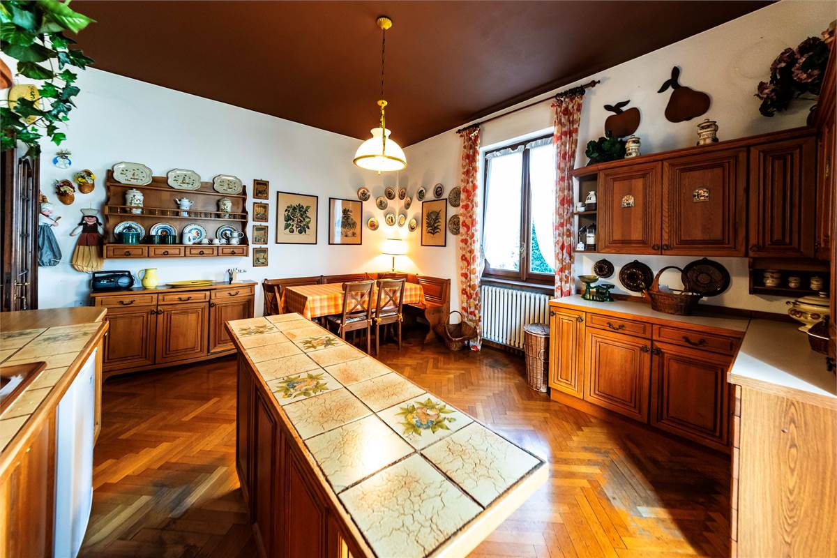 Cantù grande Villa in zona collinare panoramica