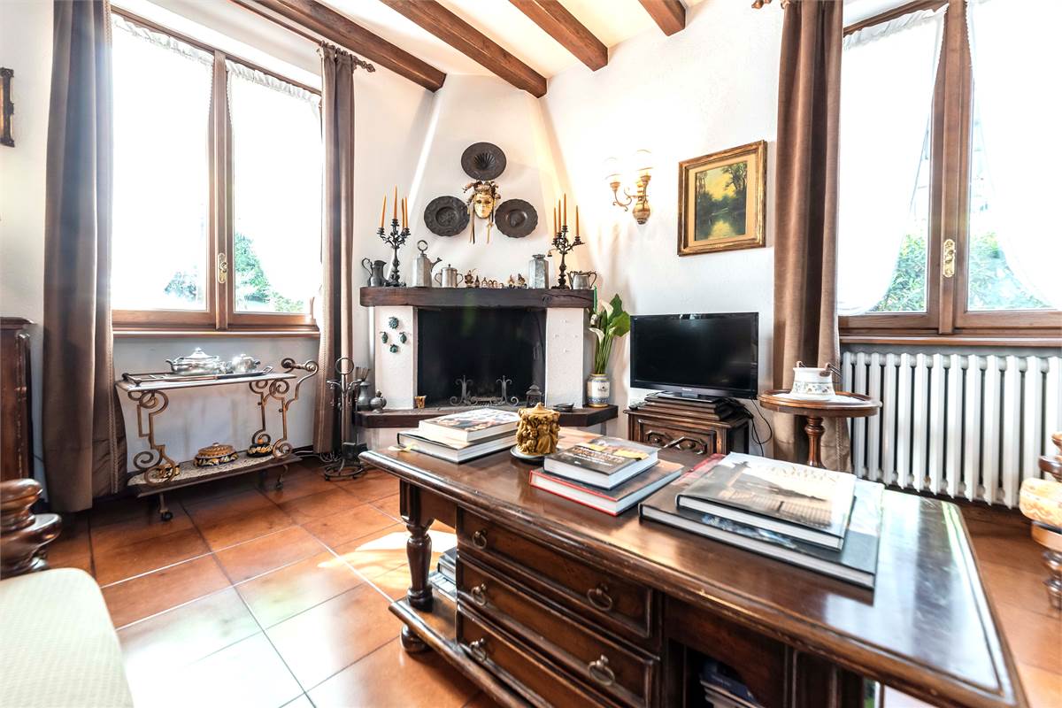 Cantù grande Villa in zona collinare panoramica