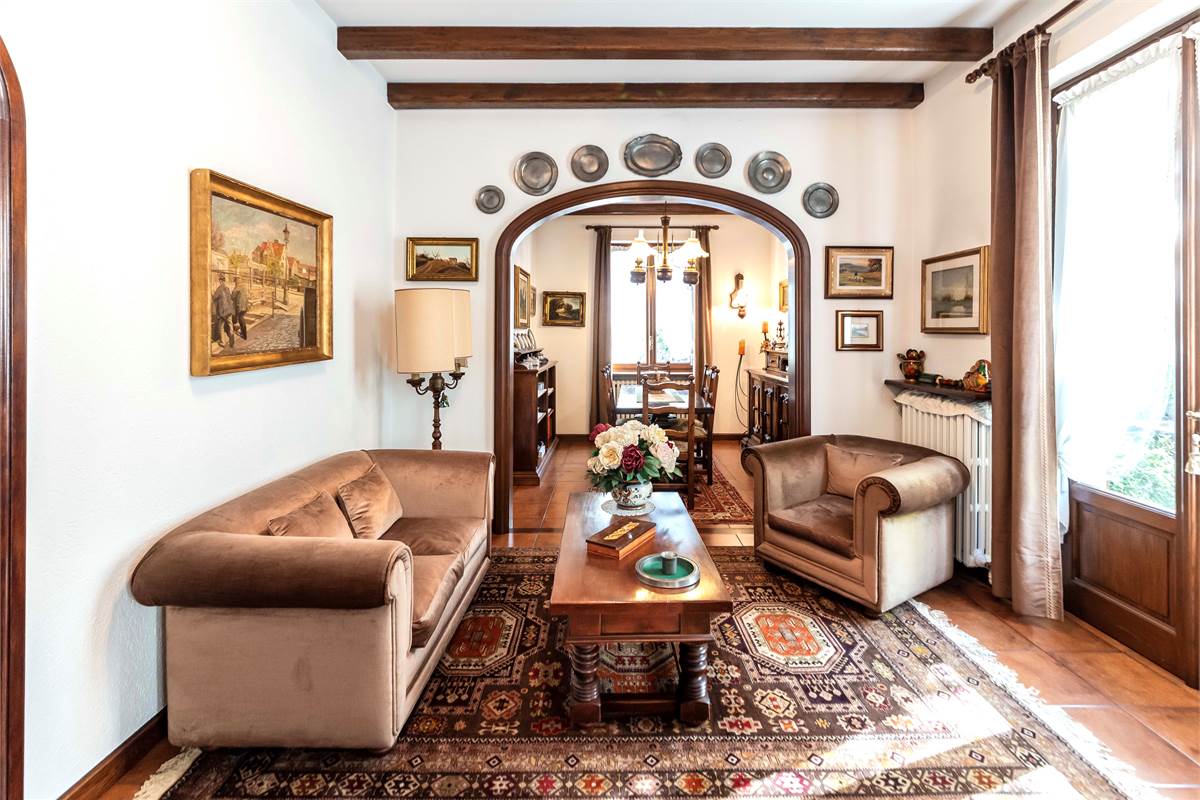 Cantù grande Villa in zona collinare panoramica
