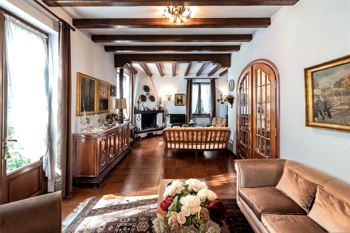 Cantù grande Villa in zona collinare panoramica
