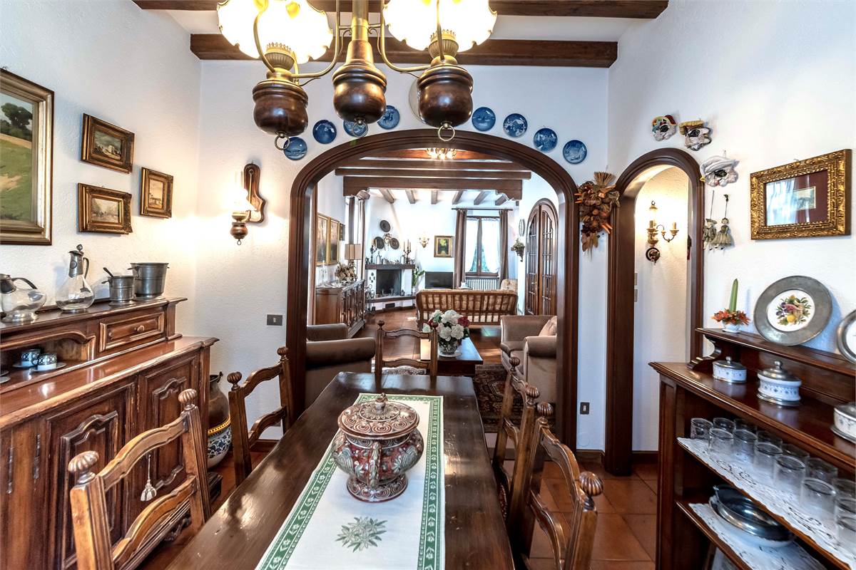 Cantù grande Villa in zona collinare panoramica