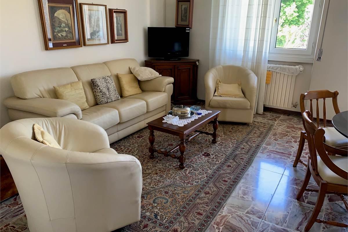 Ampio Trilocale con box a Muggiò