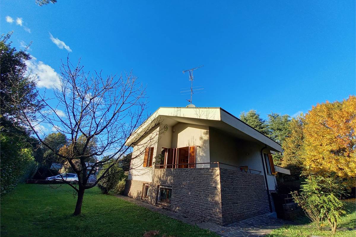 Vendesi Carimate Loc.Vedroni Ottima Villa Singola