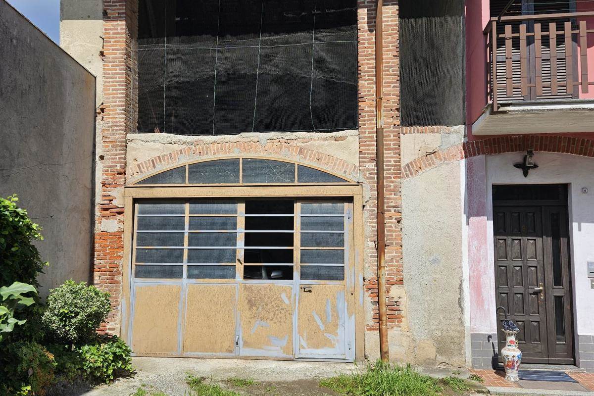 Cermenate vendesi rustico/cascina da ristrutturare