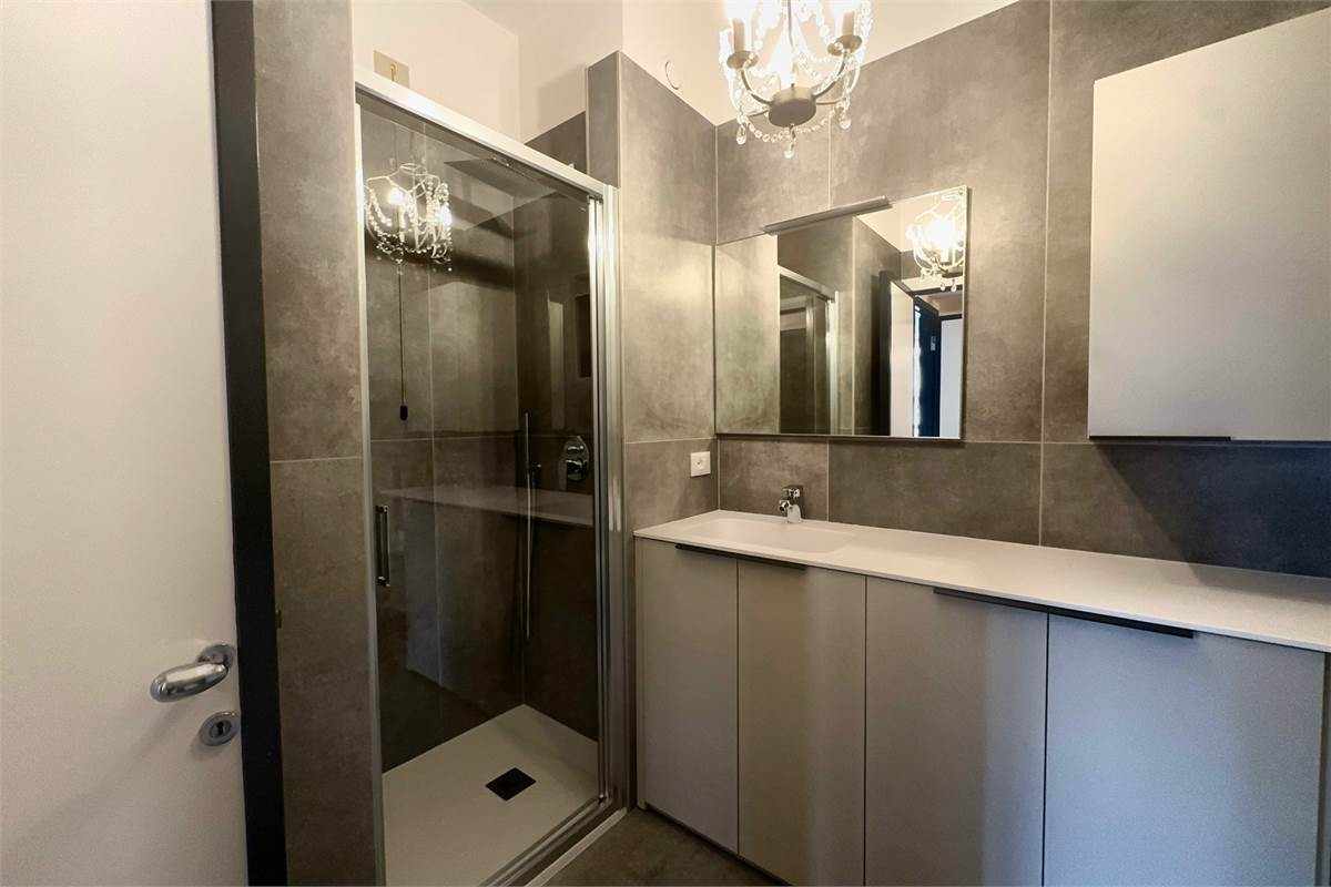 Bagno con doccia