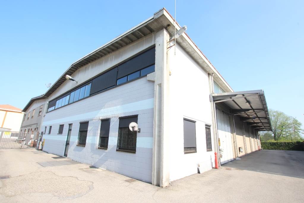 Guanzate Capannone con Uffici