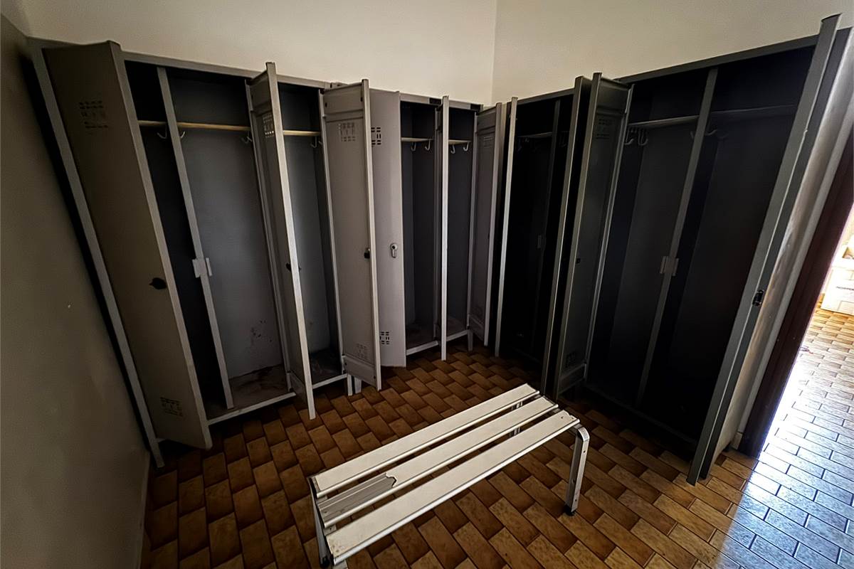 Guanzate Capannone con Uffici