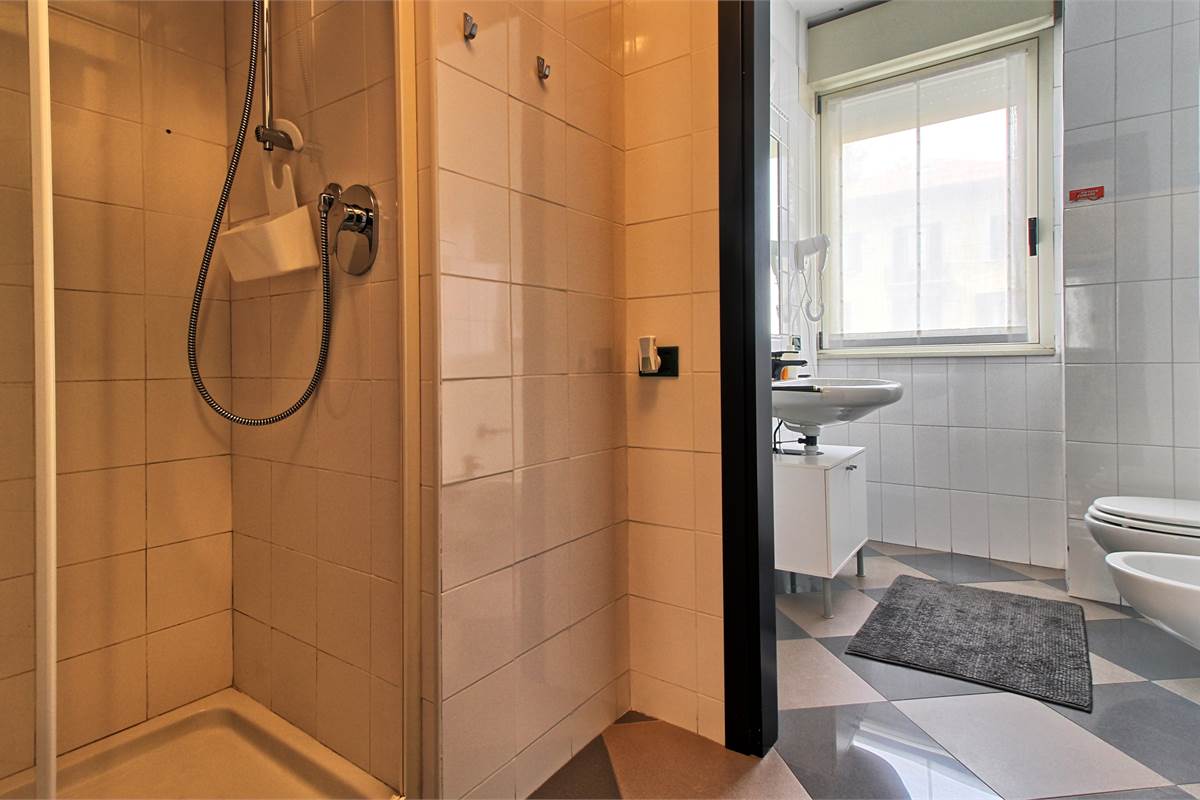 BAGNO 3 DOCCIA