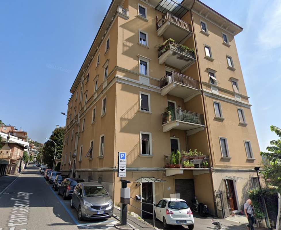 VIA CRISPI VENDITA