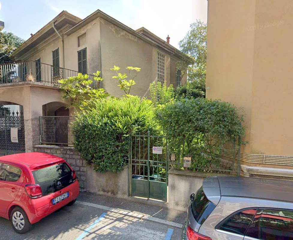 VIA CRISPI VENDITA