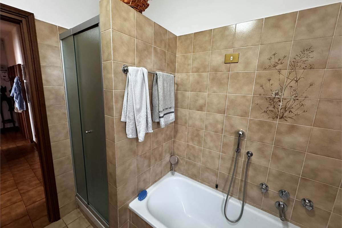 BAGNO CON DOCCIA