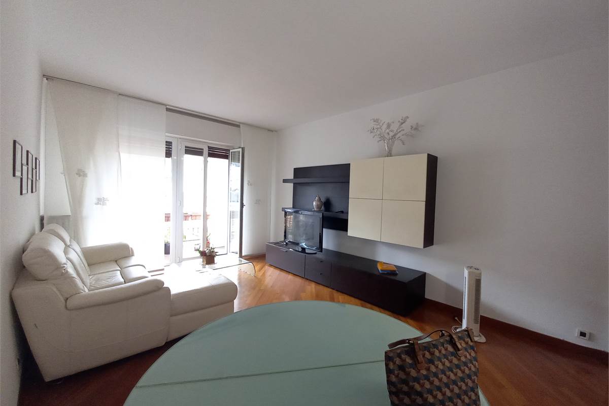 Como Borghi Vendesi Ottimo Trilocale Piano Alto