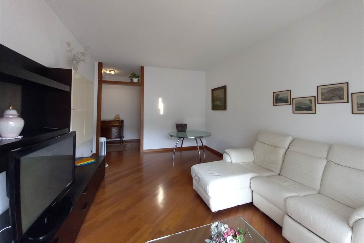 Como Borghi Vendesi Ottimo Trilocale Piano Alto