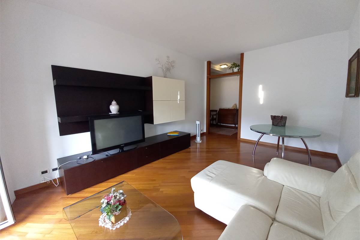 Como Borghi Vendesi Ottimo Trilocale Piano Alto