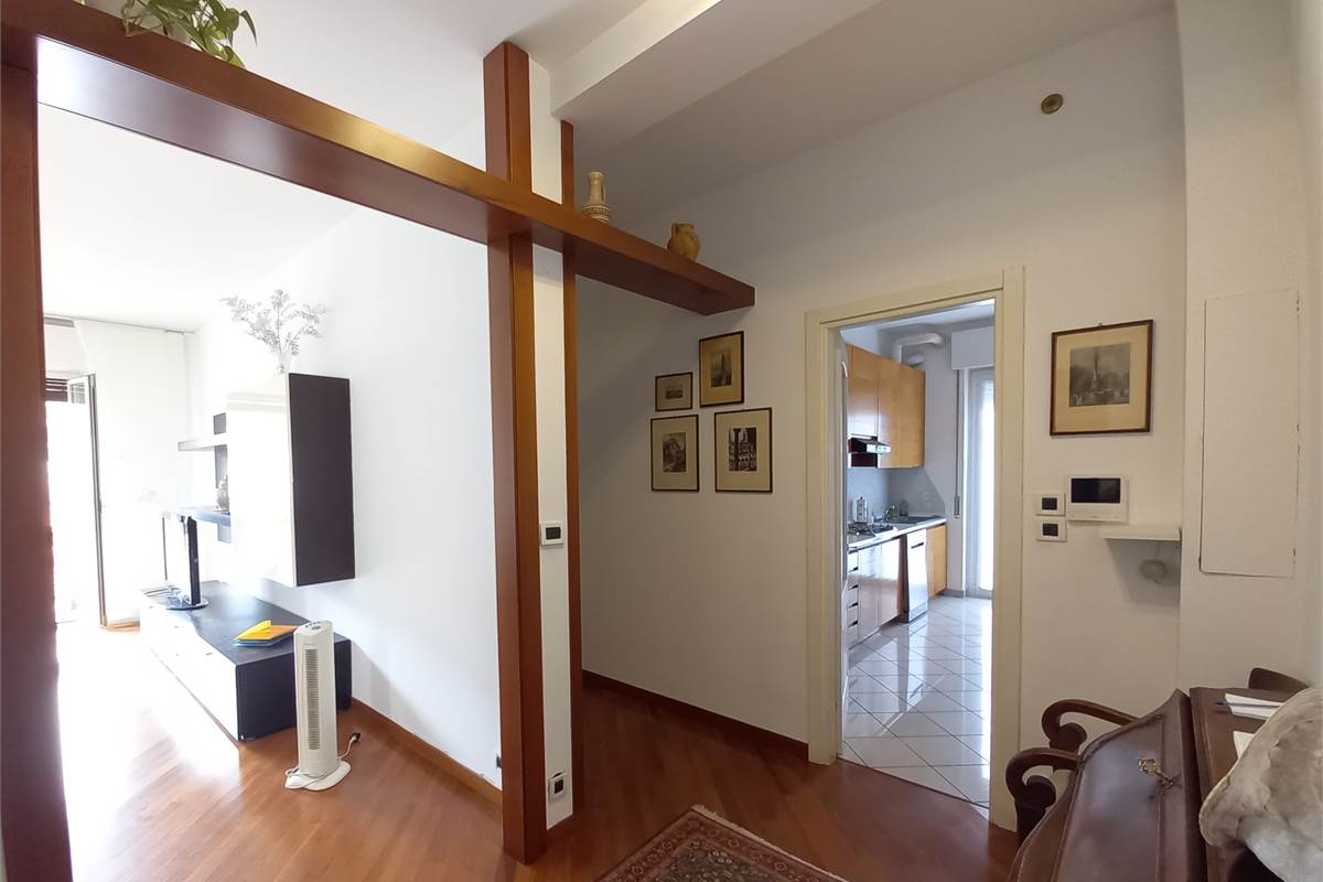 Como Borghi Vendesi Ottimo Trilocale Piano Alto