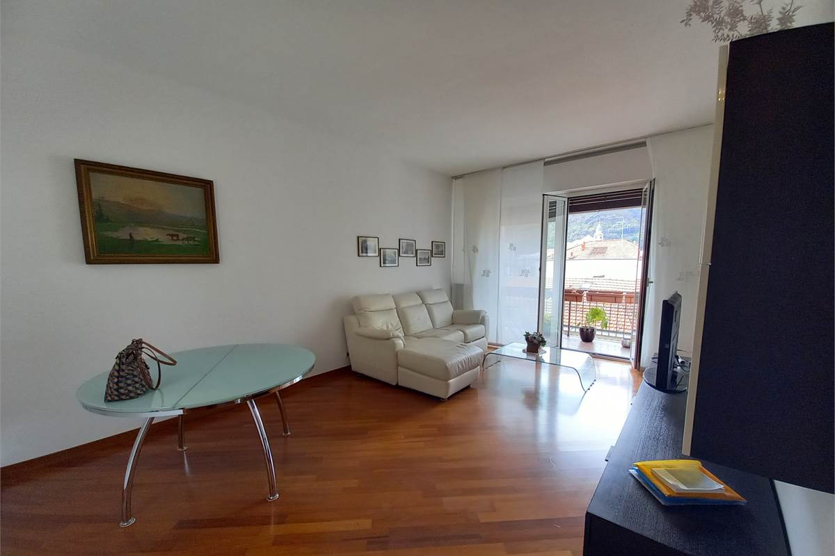 Como Borghi Vendesi Ottimo Trilocale Piano Alto