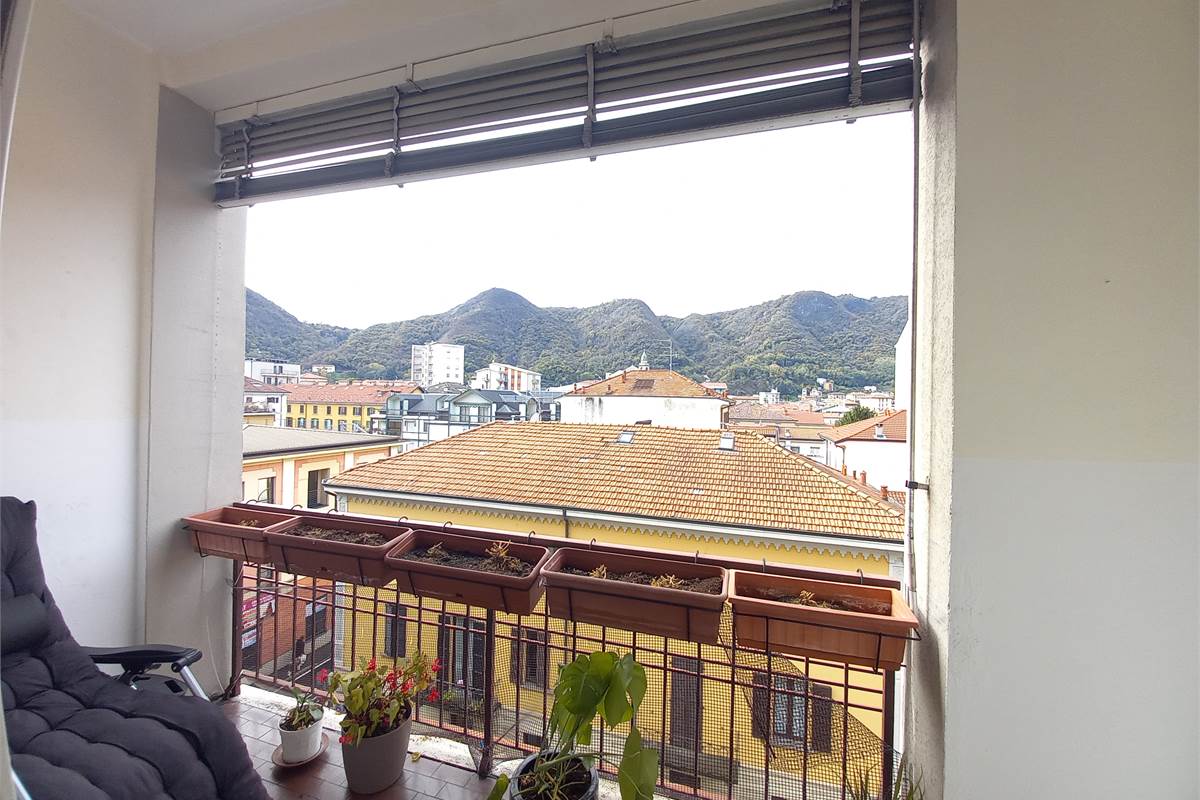 Como Borghi Vendesi Ottimo Trilocale Piano Alto
