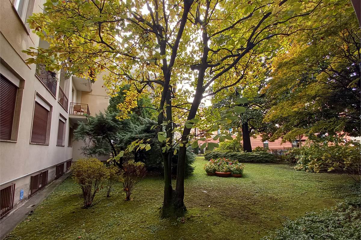 Como Borghi Vendesi Ottimo Trilocale Piano Alto