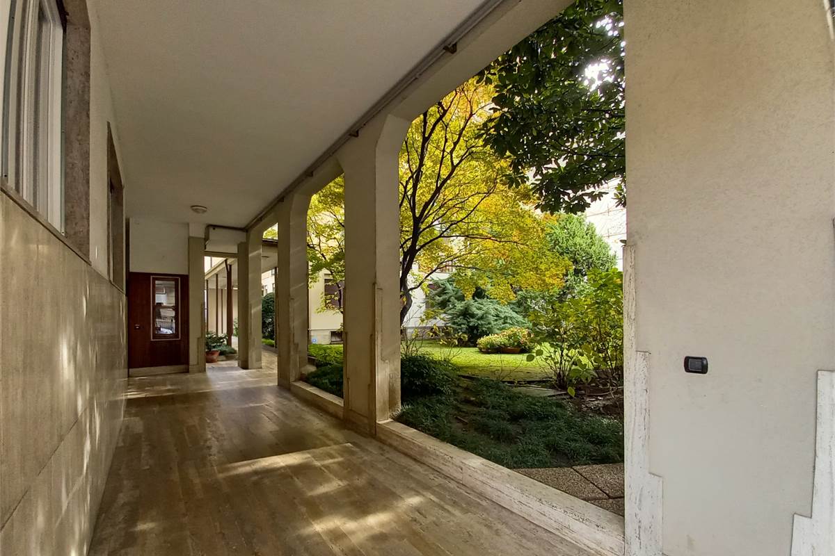 Como Borghi Vendesi Ottimo Trilocale Piano Alto