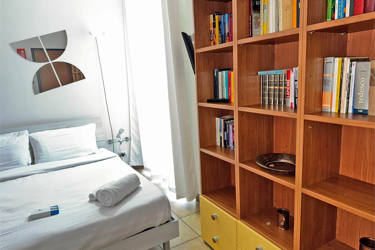 Ampio Monolocale a due passi dalle mura.