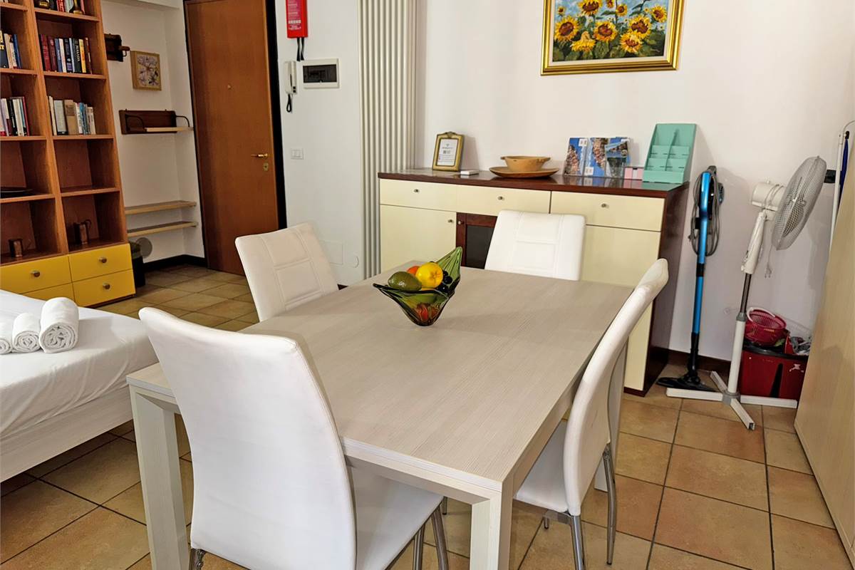 Ampio Monolocale a due passi dalle mura.