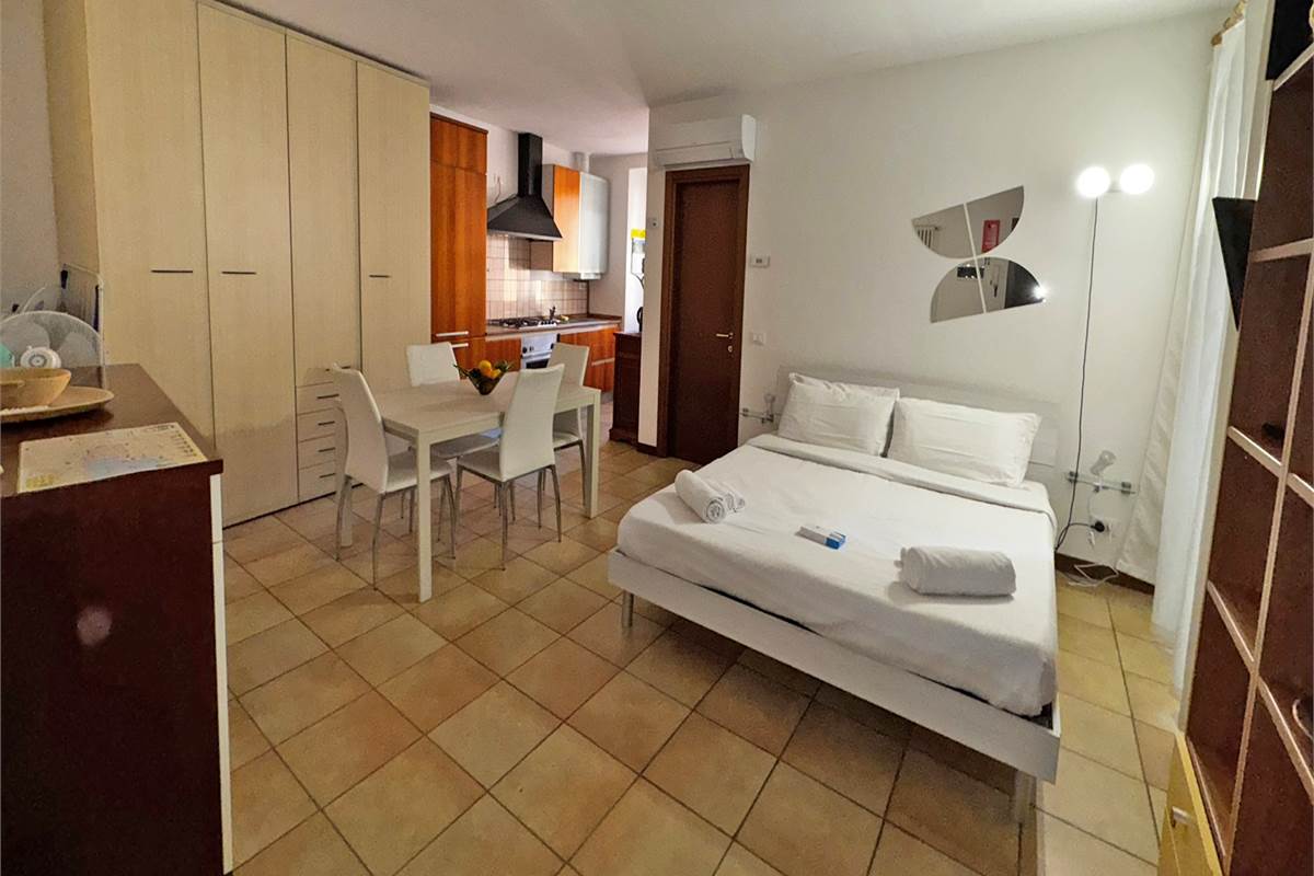 Ampio Monolocale a due passi dalle mura.